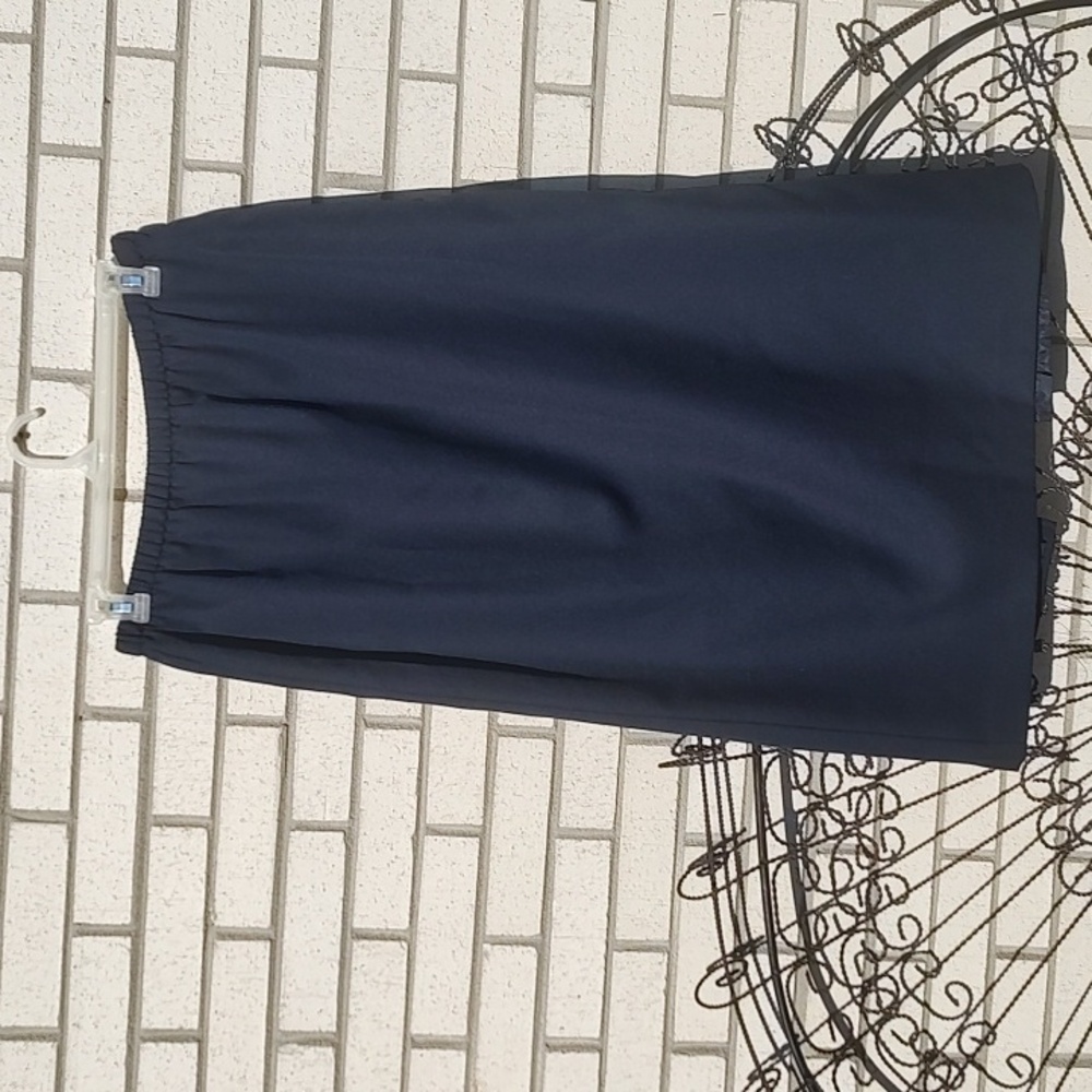 Navy Skirt - Picture 4 of 8